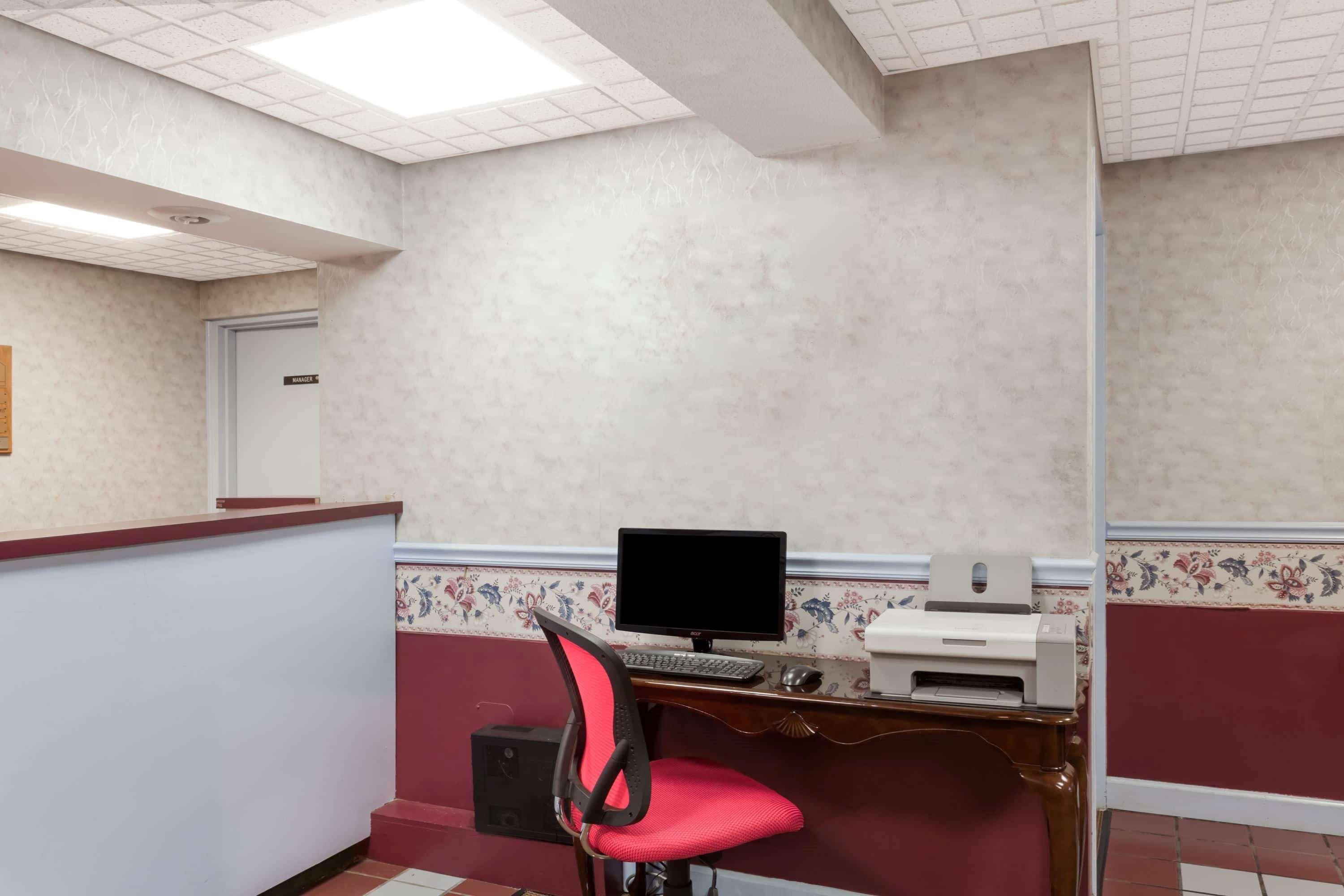 Travelodge By Wyndham Clarksville Esterno foto