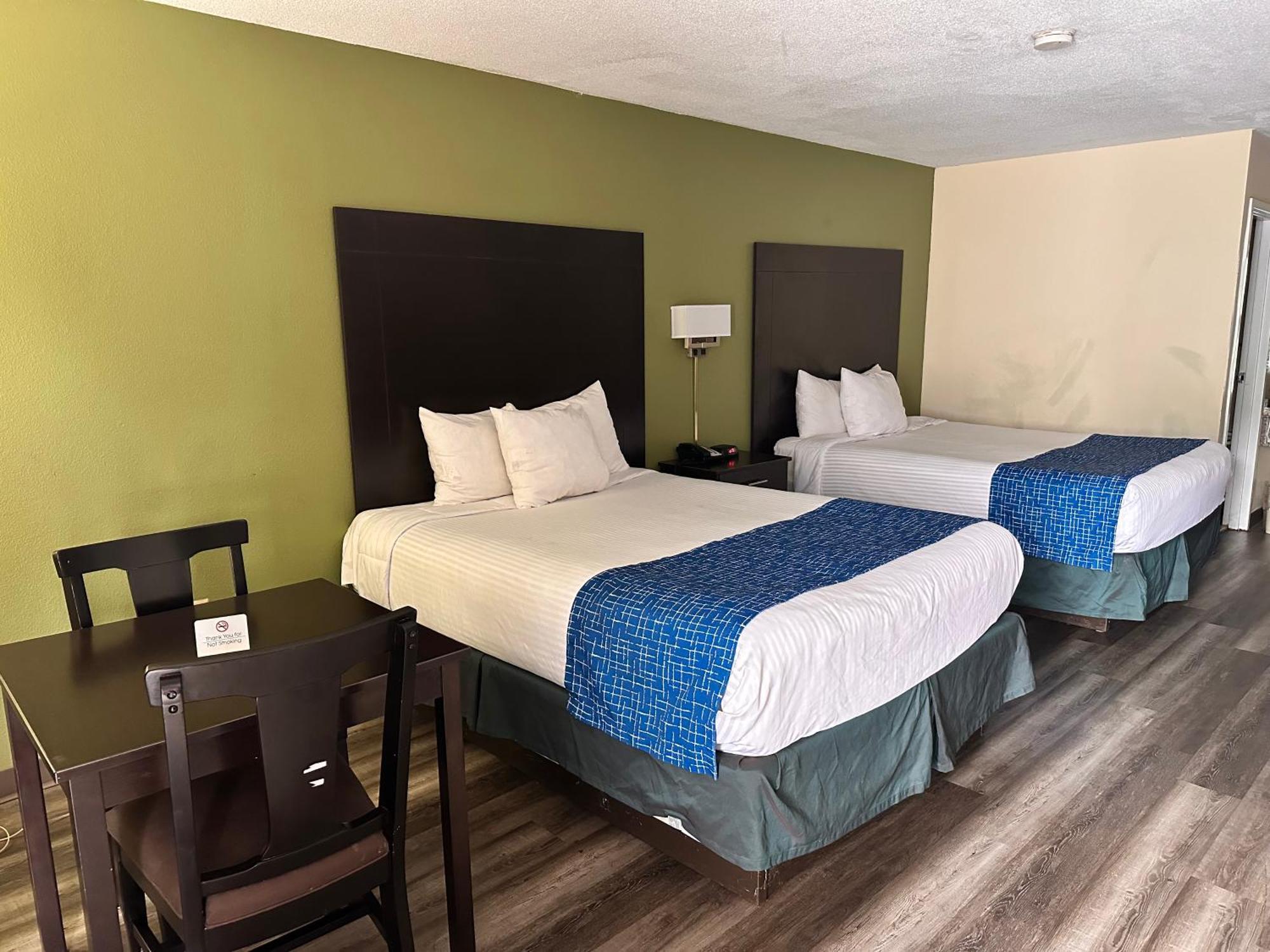 Travelodge By Wyndham Clarksville Esterno foto