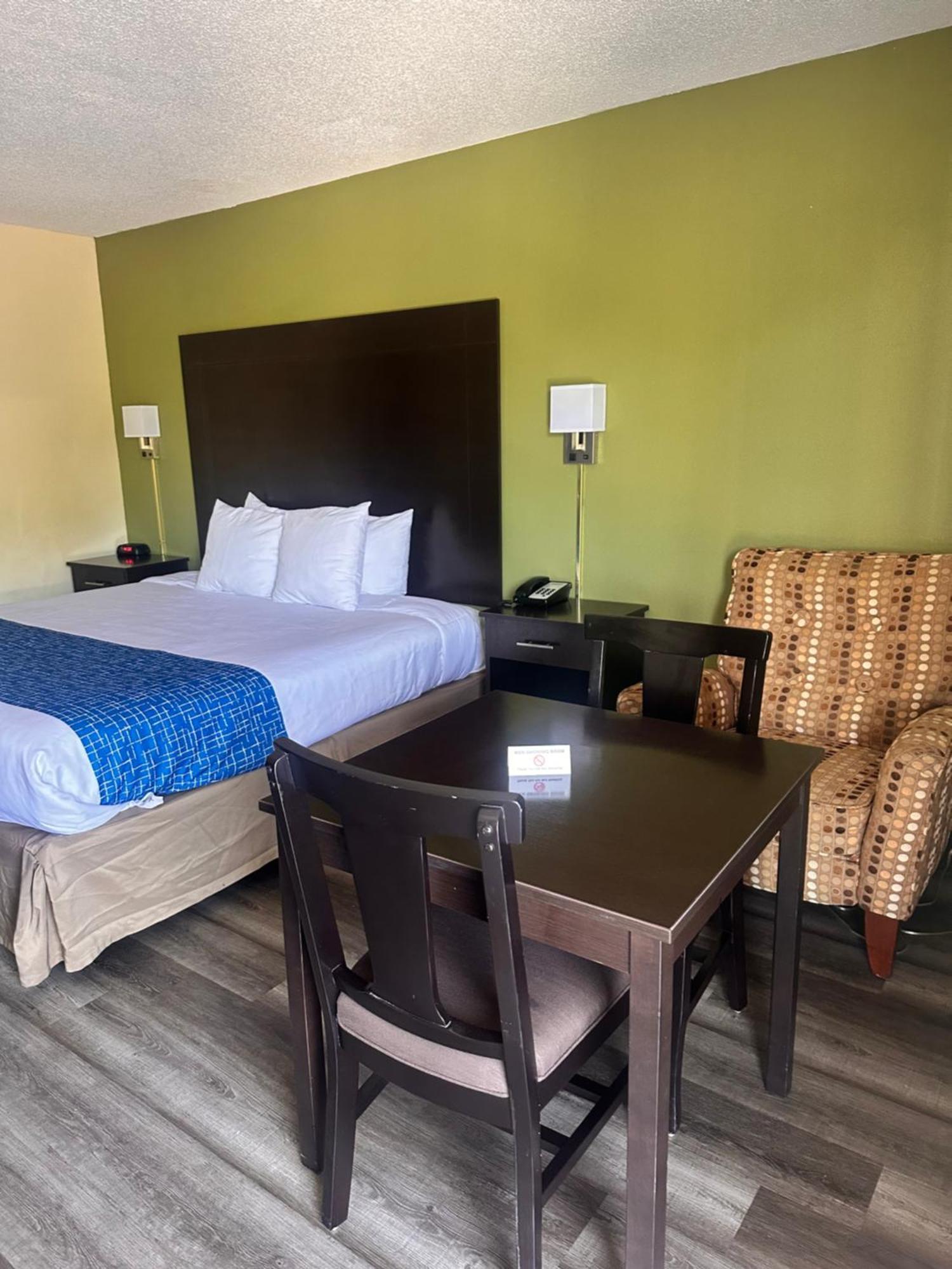Travelodge By Wyndham Clarksville Esterno foto