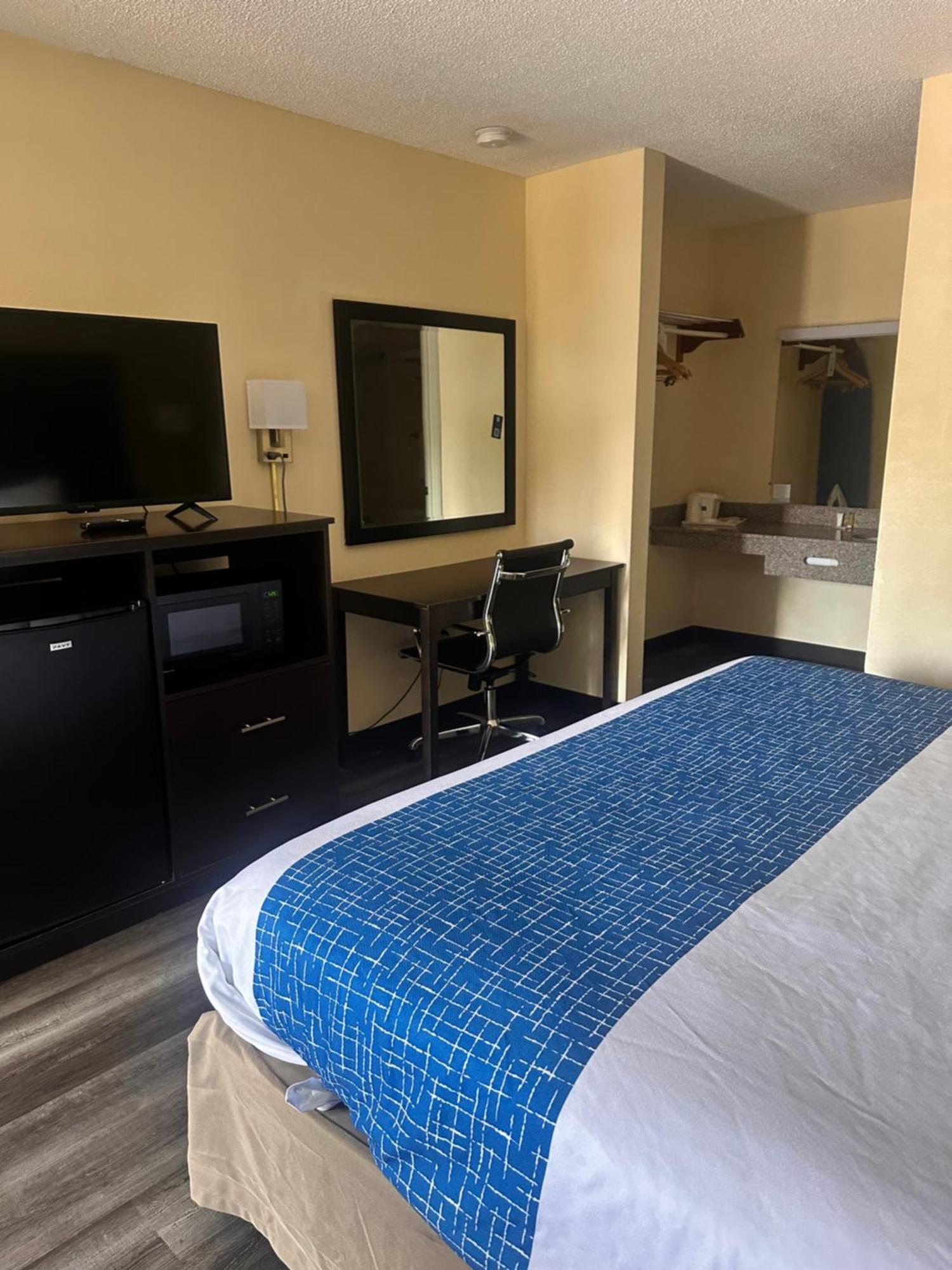 Travelodge By Wyndham Clarksville Esterno foto
