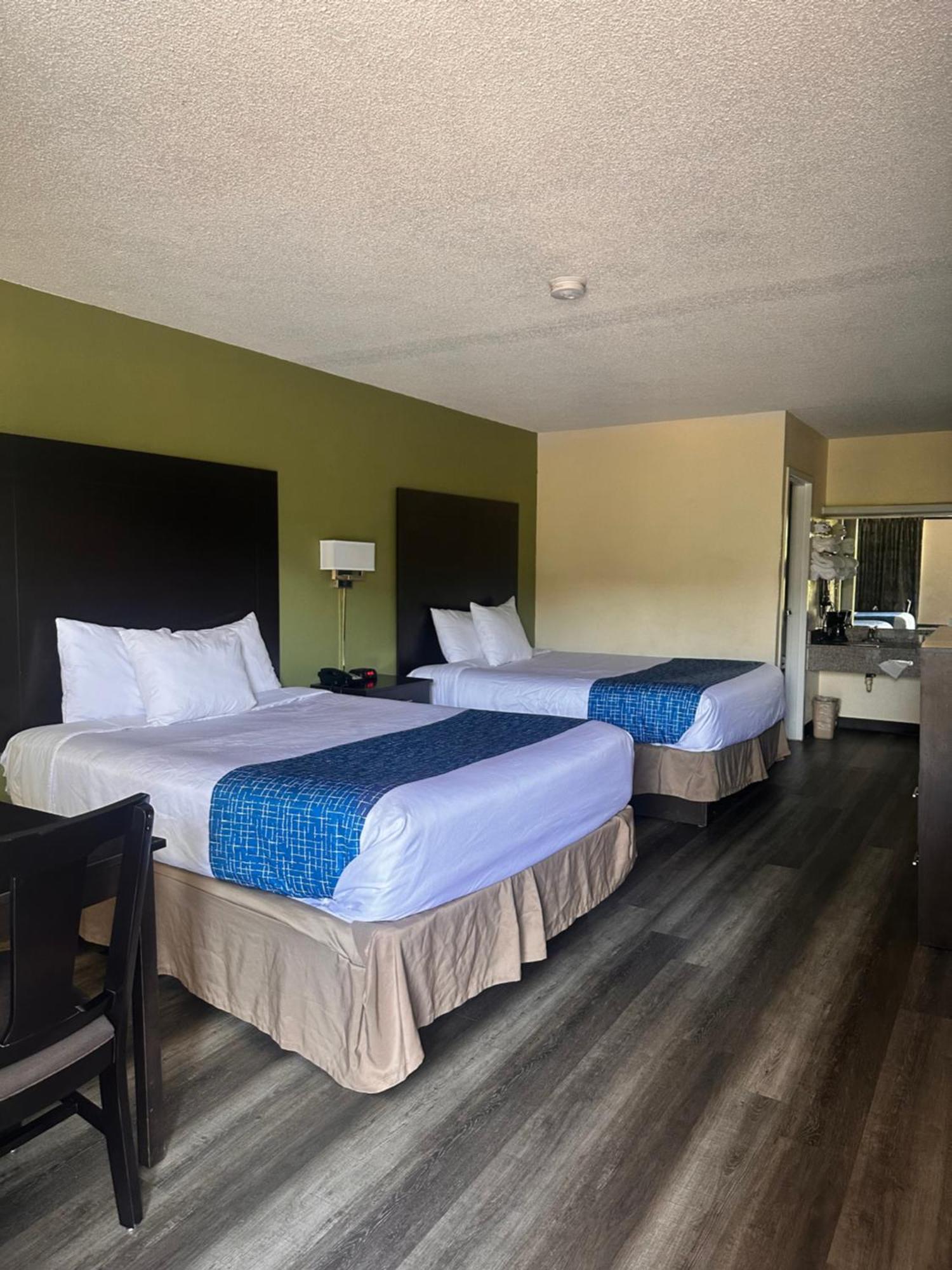 Travelodge By Wyndham Clarksville Esterno foto