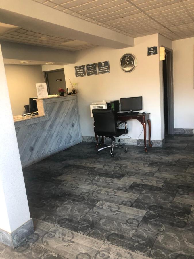 Travelodge By Wyndham Clarksville Esterno foto