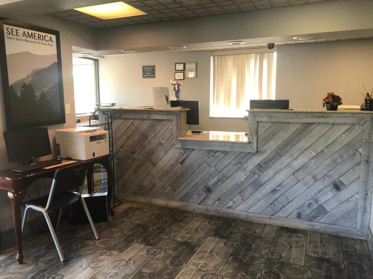 Travelodge By Wyndham Clarksville Esterno foto